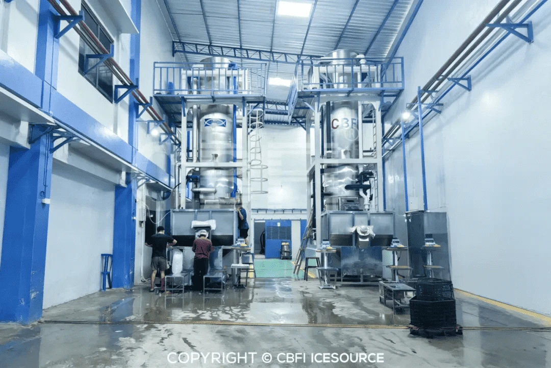 4 4